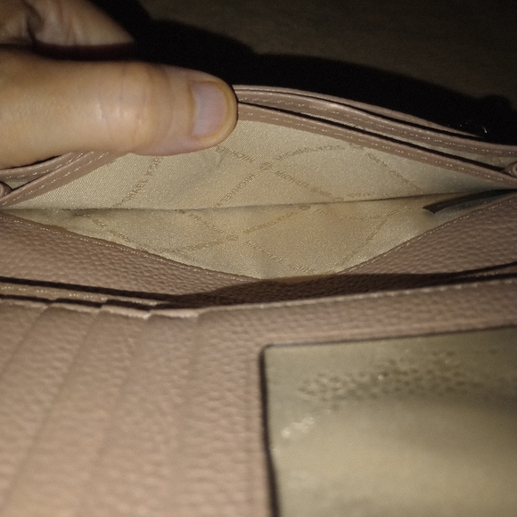 Michael kors Veronica Medium Saffiano Leather Dome Satchel with Matching Wallet - Picture 15 of 16